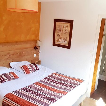 Logis Hotel Les Peupliers Baratier Eksteriør billede