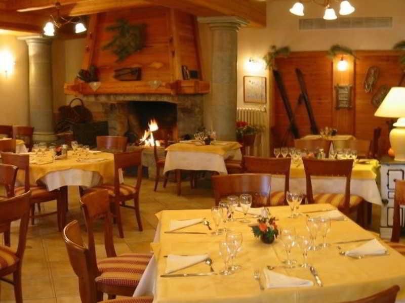 Logis Hotel Les Peupliers Baratier Restaurant billede