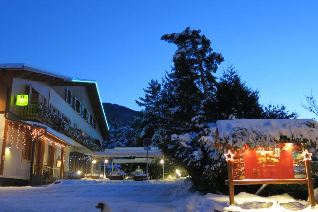 Logis Hotel Les Peupliers Baratier Eksteriør billede