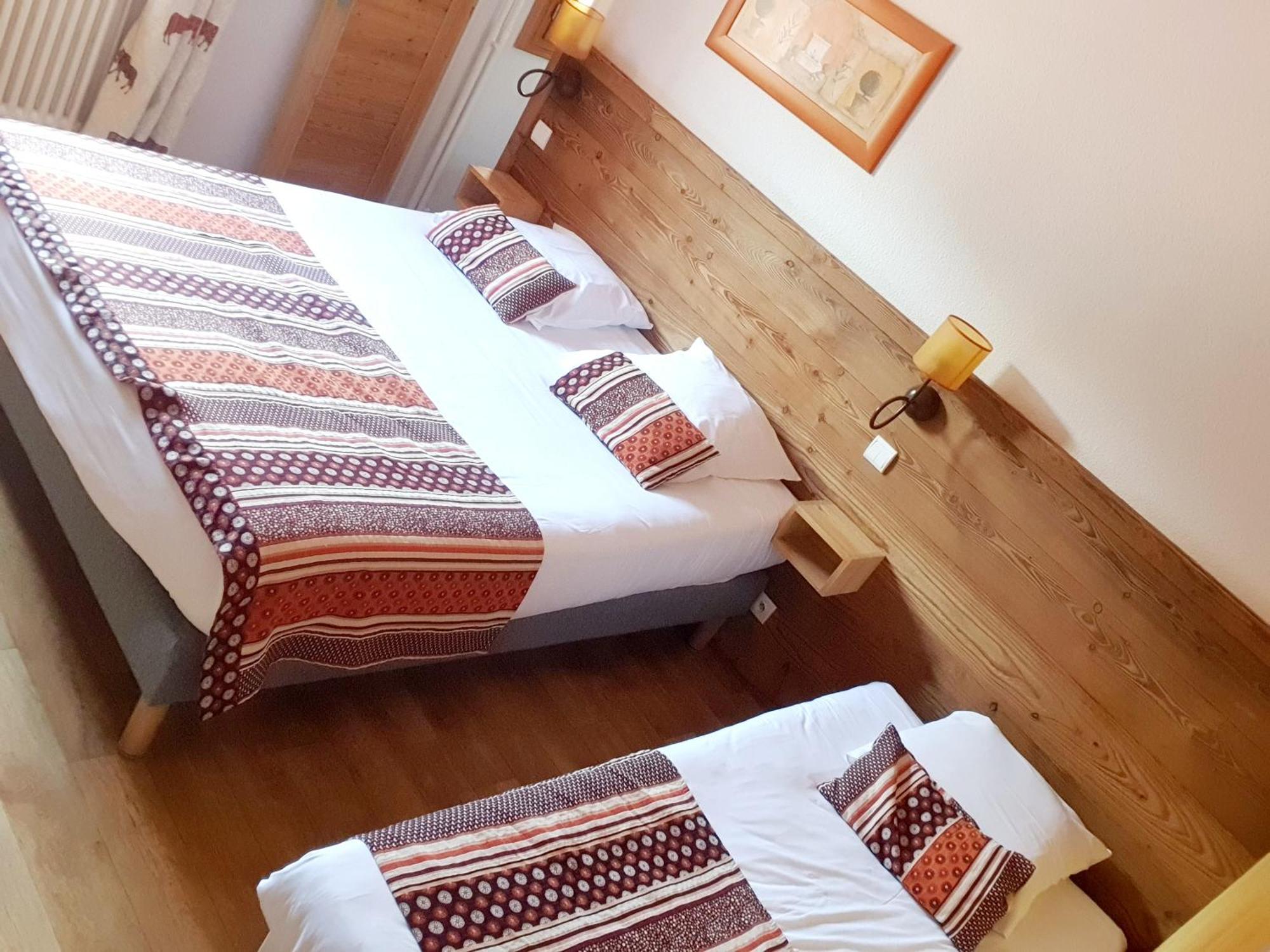 Logis Hotel Les Peupliers Baratier Eksteriør billede
